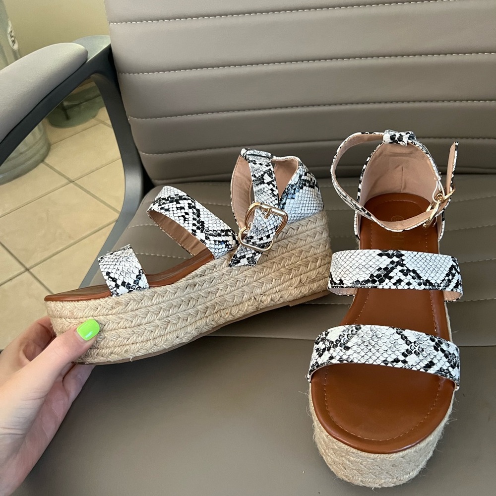Women’s shoes